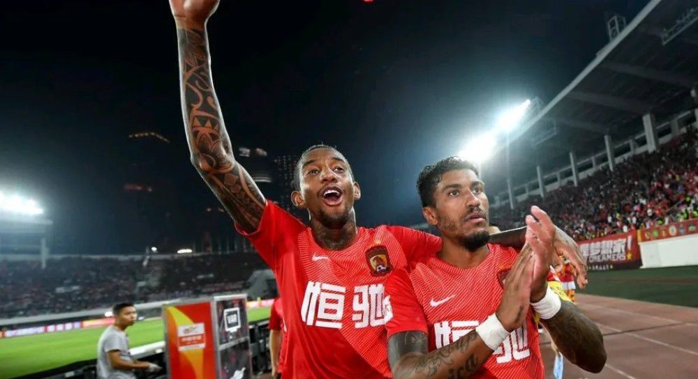 王霜与我们的合约将持续到2026年，她将身披77号球衣为我们的女子一队效力。